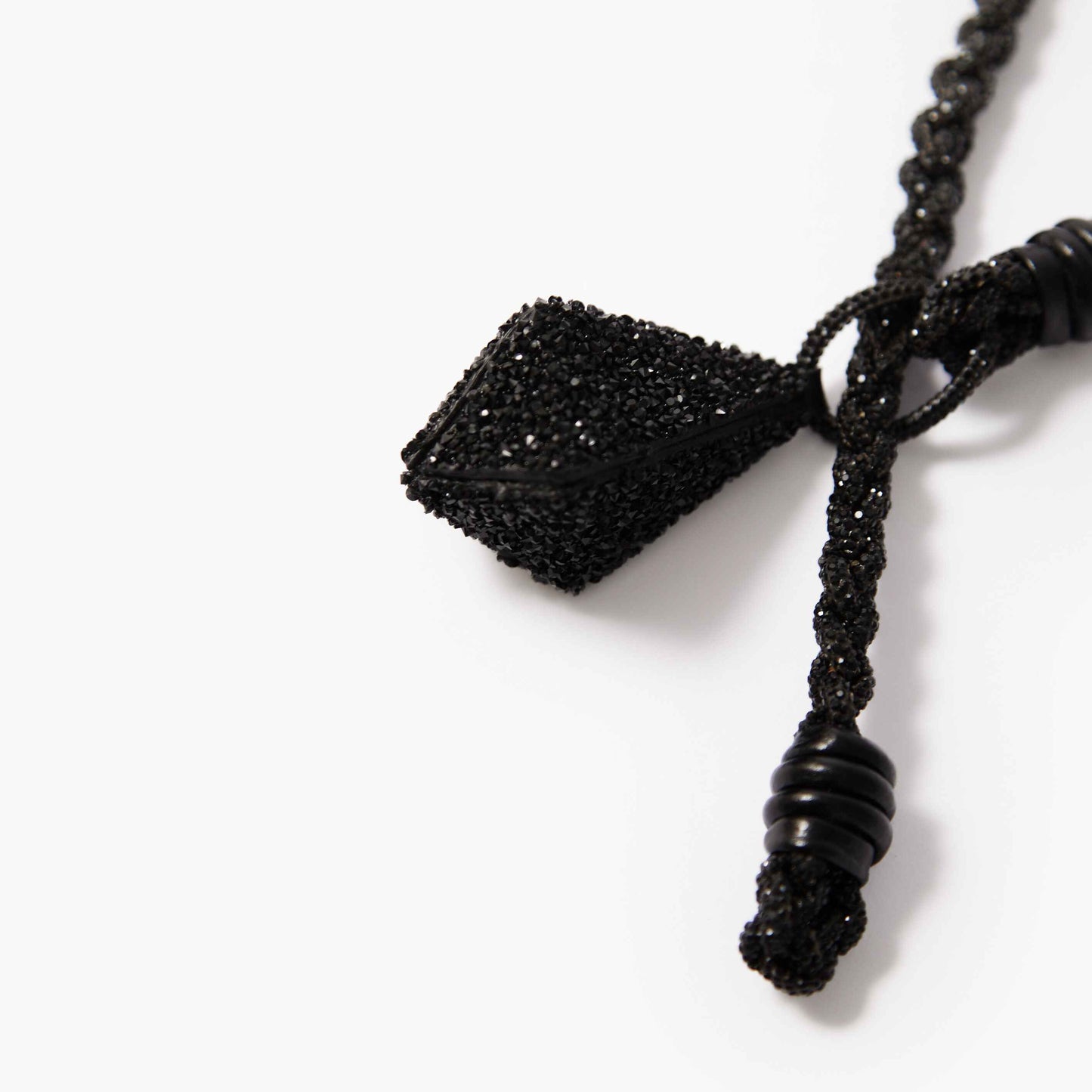 Charm Diamond Essence Preto Shiny