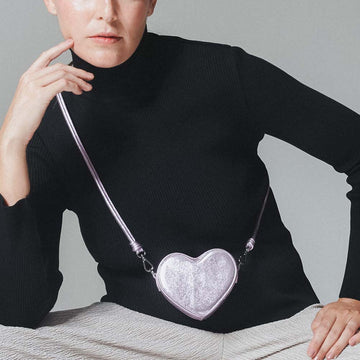 Bolsa Micro Coração Lovers Lilás Metalizado
