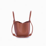 Bolsa de couro feminina Caramelo estilo Bucket, marca Soleah, posição da bolsa lateral com alça de mão e Crossbody