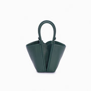 Bolsa de couro feminina Verde estilo Bucket, marca Soleah, posição da bolsa de frente com alça de mão