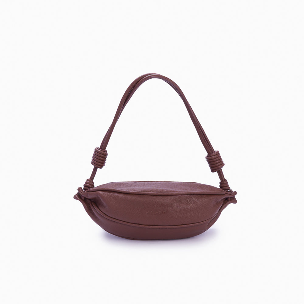 Bolsa de couro feminina Marrom estilo pochete, marca Soleah, posição da bolsa de costas com alça ajustável