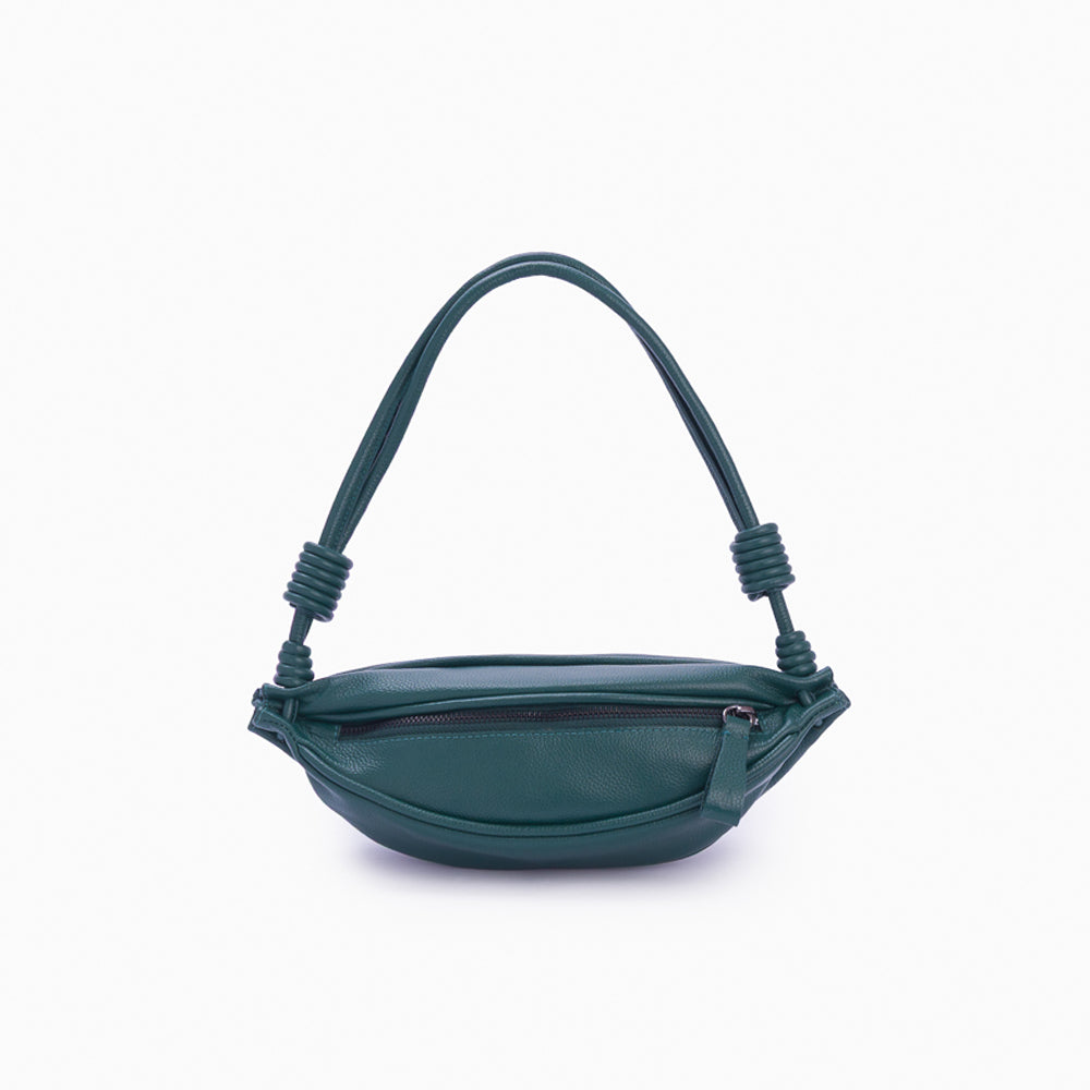 Bolsa de couro feminina Verde estilo pochete, marca Soleah, posição da bolsa de frente com alça ajustável