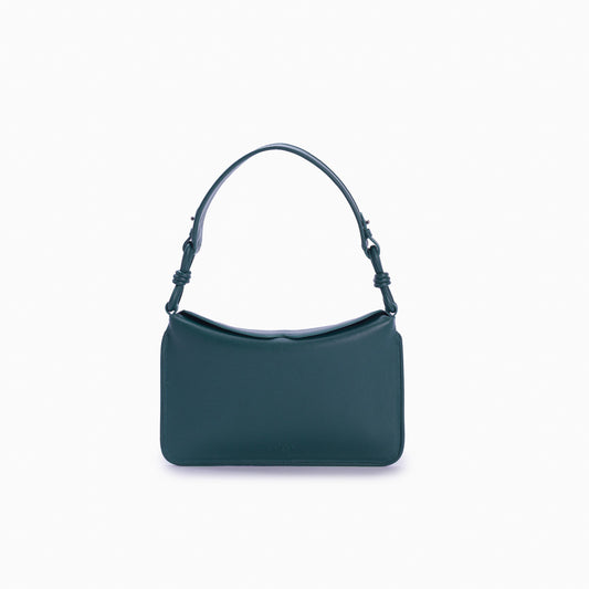 Flap Loop Soleah em couro verde: bolsa com aba frontal, formato compacto e alça longa para uso no ombro ou transversal; vista frontal, destacando a silhueta, o acabamento do couro e os principais elementos externos.